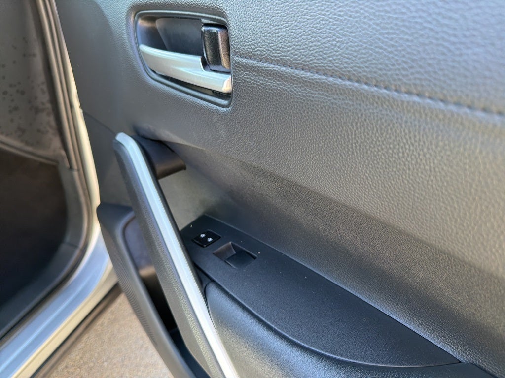 2025 Toyota Corolla Cross XLE