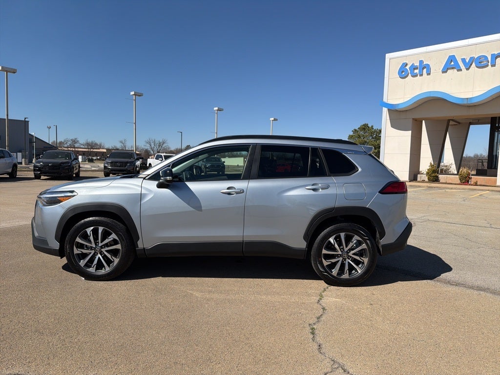 2025 Toyota Corolla Cross XLE