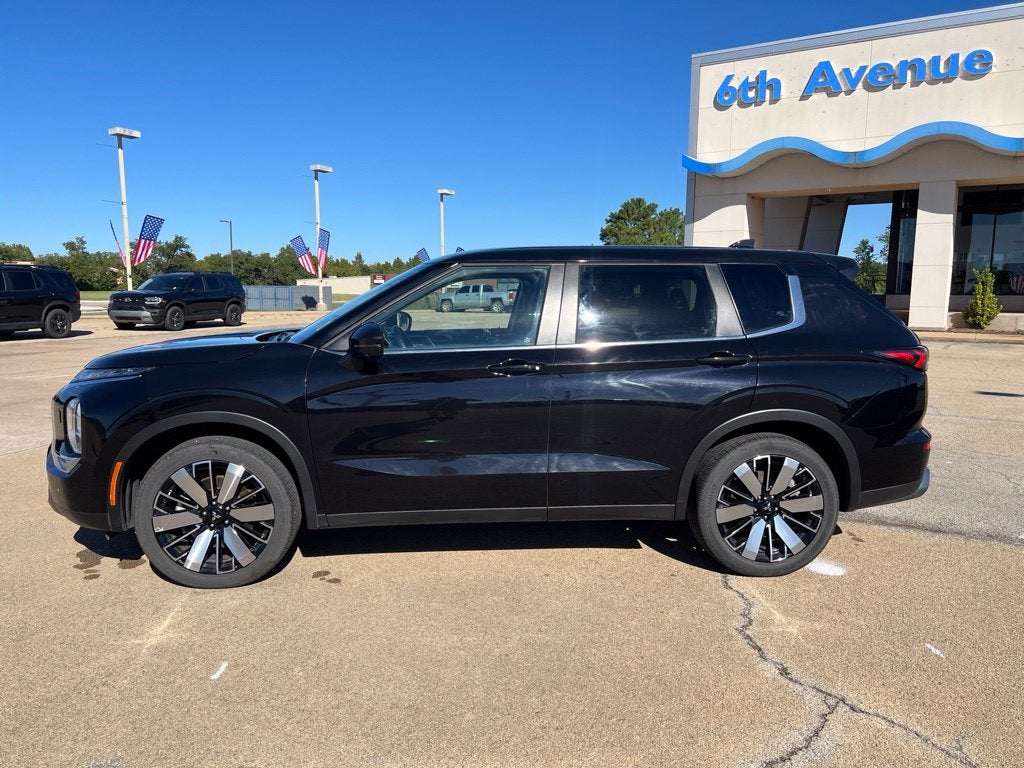 2025 Mitsubishi Outlander SE