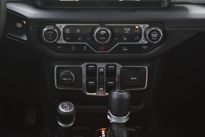 2024 Jeep Wrangler 4-Door Sahara 4x4