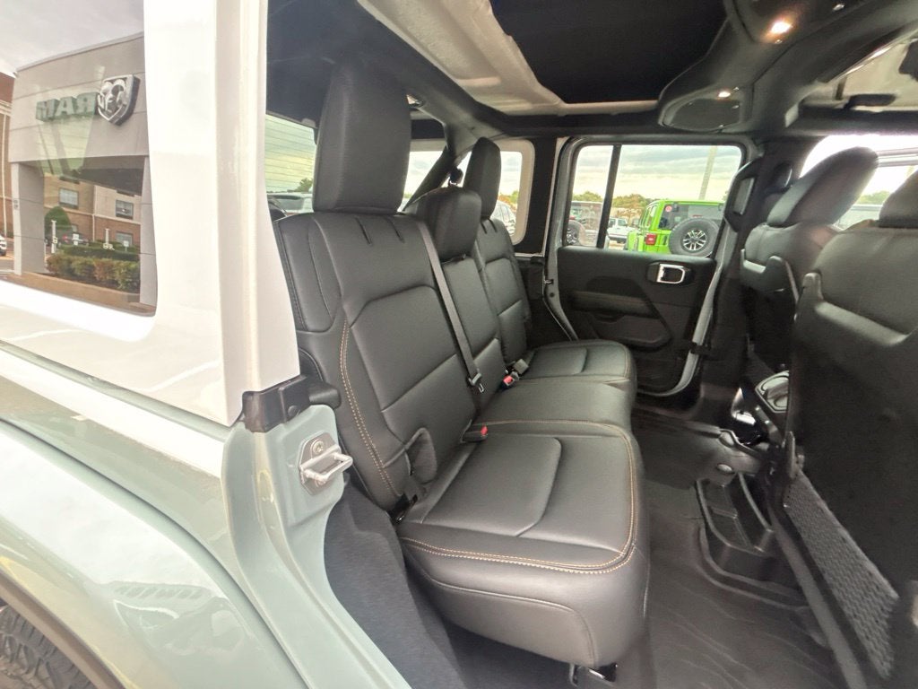 2027 Jeep Wrangler WRANGLER 4-DOOR SAHARA
