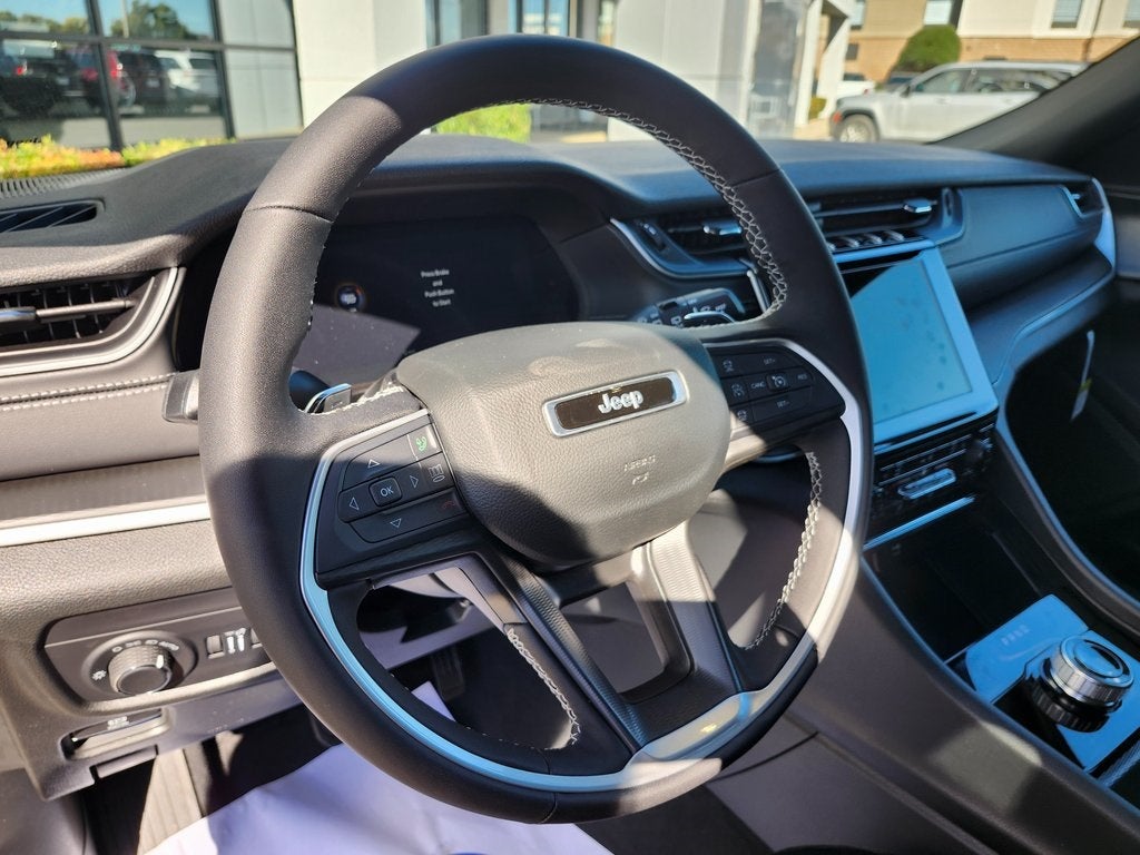 2025 Jeep Grand Cherokee GRAND CHEROKEE LAREDO X 4X2