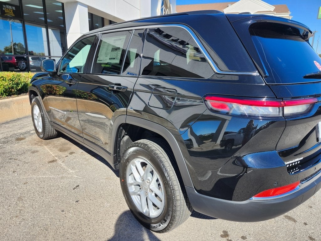 2025 Jeep Grand Cherokee GRAND CHEROKEE LAREDO X 4X2