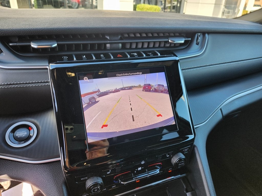 2025 Jeep Grand Cherokee GRAND CHEROKEE LAREDO X 4X2