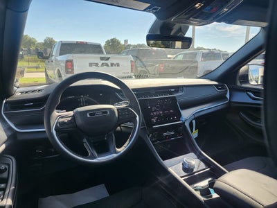 2025 Jeep Grand Cherokee GRAND CHEROKEE LAREDO X 4X2