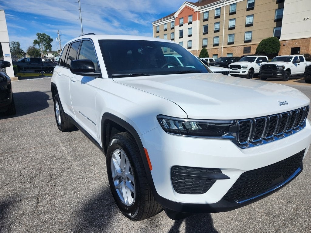 2025 Jeep Grand Cherokee GRAND CHEROKEE LAREDO X 4X2