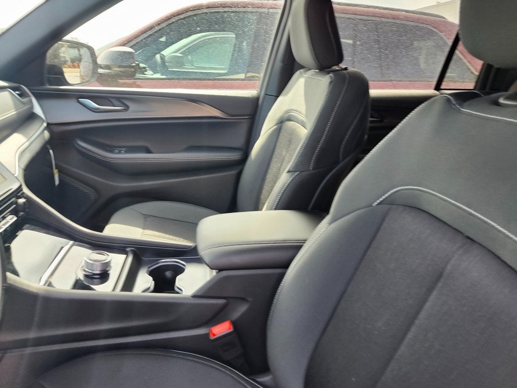 2026 Jeep Grand Cherokee GRAND CHEROKEE LAREDO 4X2