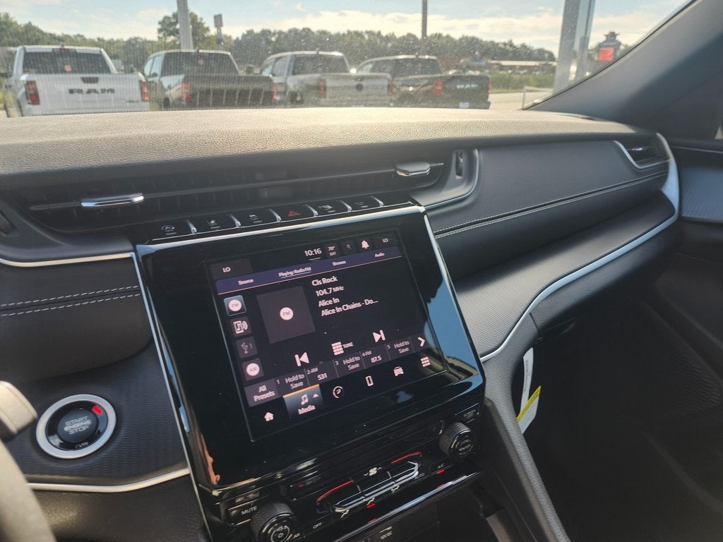 2025 Jeep Grand Cherokee GRAND CHEROKEE LAREDO X 4X2