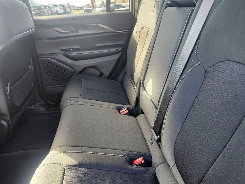 2025 Jeep Grand Cherokee GRAND CHEROKEE LAREDO X 4X2