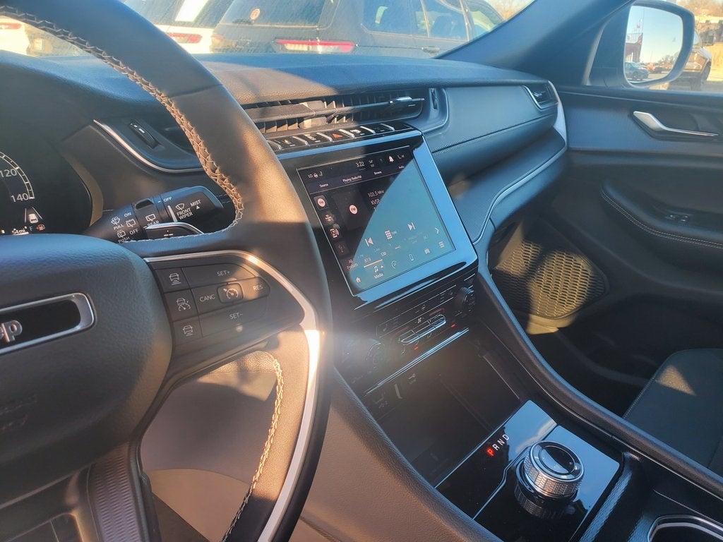 2025 Jeep Grand Cherokee GRAND CHEROKEE LAREDO X 4X2