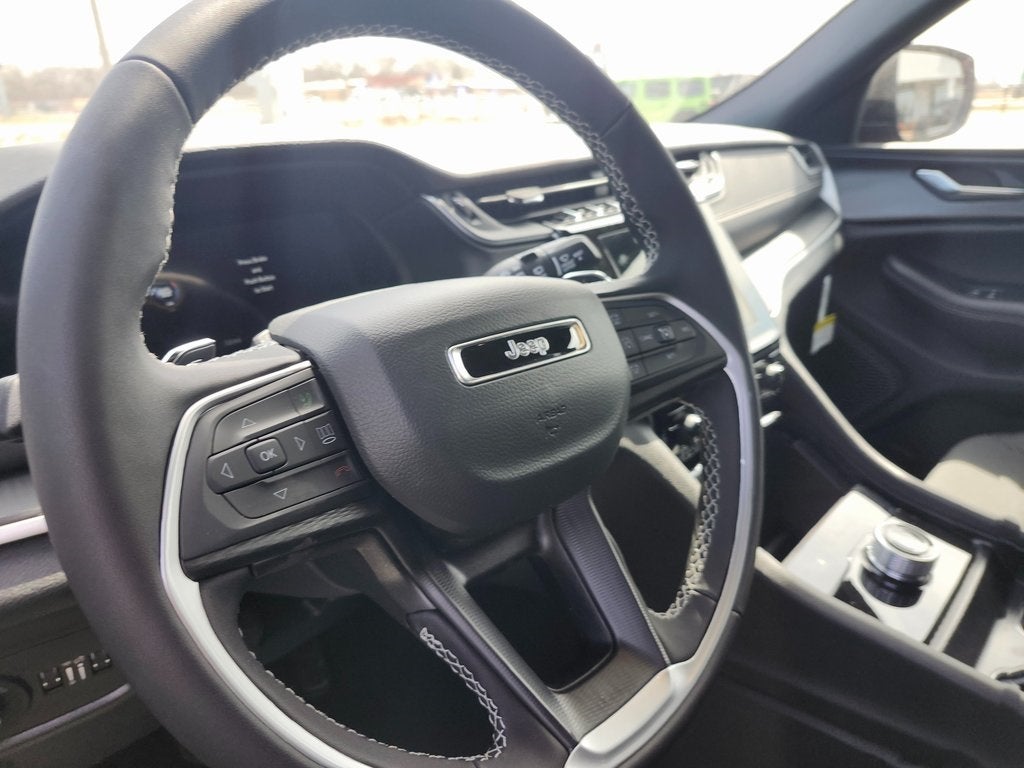 2026 Jeep Grand Cherokee GRAND CHEROKEE LAREDO 4X2