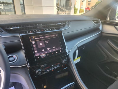 2025 Jeep Grand Cherokee GRAND CHEROKEE LAREDO X 4X2