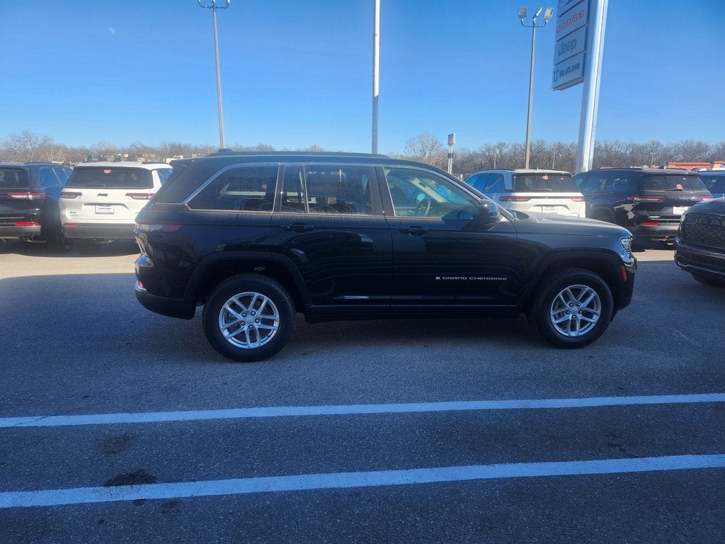 2025 Jeep Grand Cherokee GRAND CHEROKEE LAREDO X 4X2