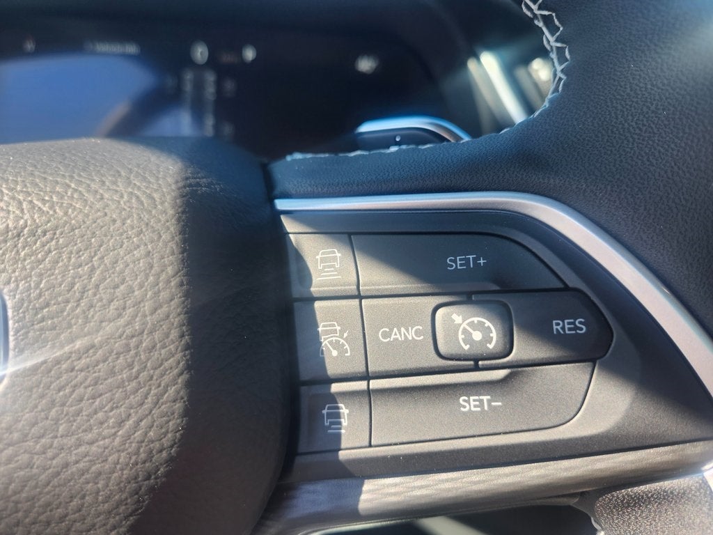 2025 Jeep Grand Cherokee GRAND CHEROKEE LAREDO X 4X2