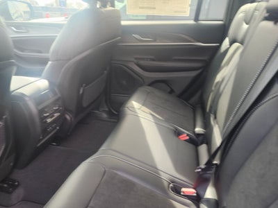 2026 Jeep Grand Cherokee GRAND CHEROKEE LAREDO ALTITUDE 4X2