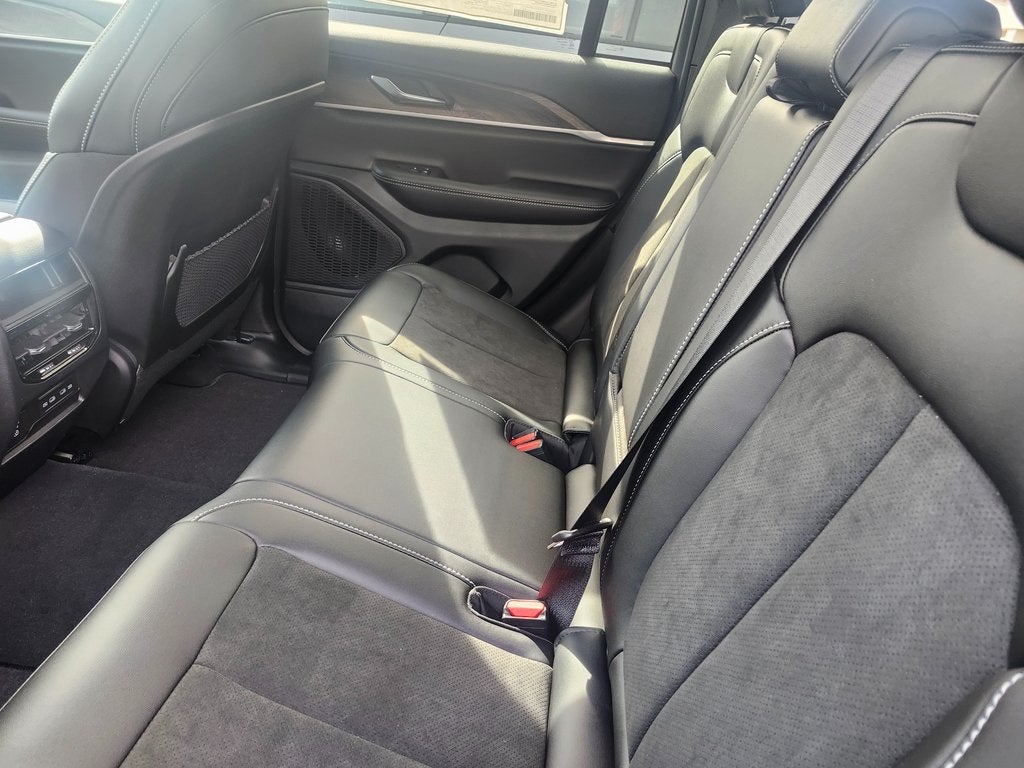 2026 Jeep Grand Cherokee GRAND CHEROKEE LAREDO ALTITUDE 4X2