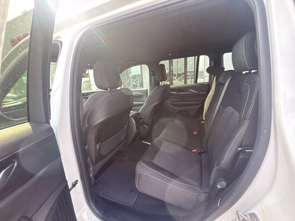 2026 Jeep Grand Cherokee GRAND CHEROKEE LAREDO 4X4