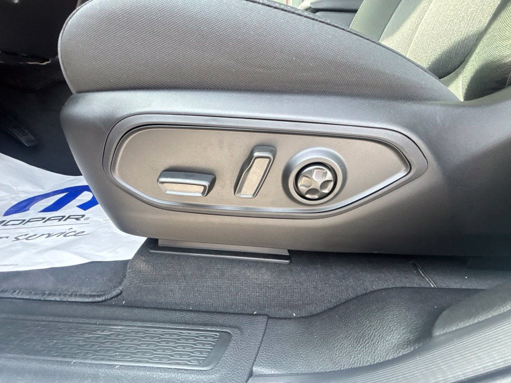 2026 Jeep Grand Cherokee GRAND CHEROKEE LAREDO 4X4
