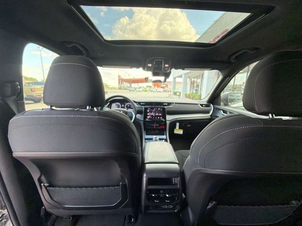 2026 Jeep Grand Cherokee GRAND CHEROKEE LAREDO X 4X4