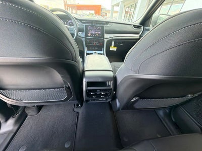 2026 Jeep Grand Cherokee GRAND CHEROKEE LAREDO X 4X4