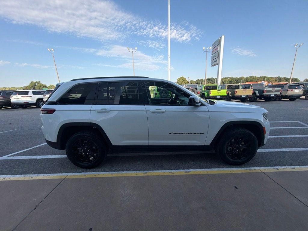 2026 Jeep Grand Cherokee GRAND CHEROKEE LAREDO ALTITUDE 4X4