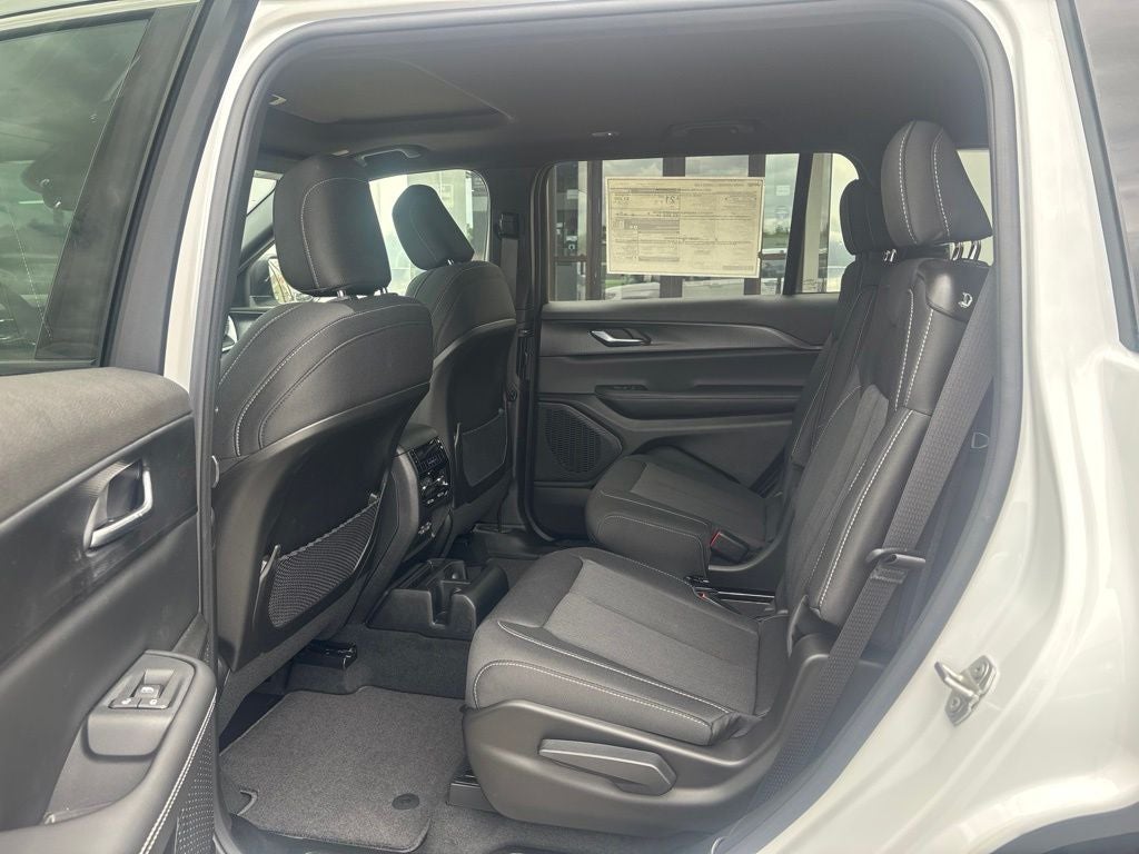 2026 Jeep Grand Cherokee GRAND CHEROKEE L LAREDO X 4X2
