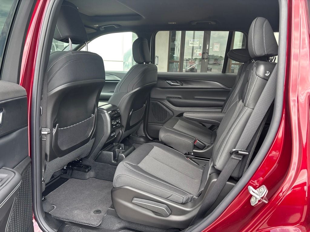 2026 Jeep Grand Cherokee GRAND CHEROKEE L LAREDO X 4X2