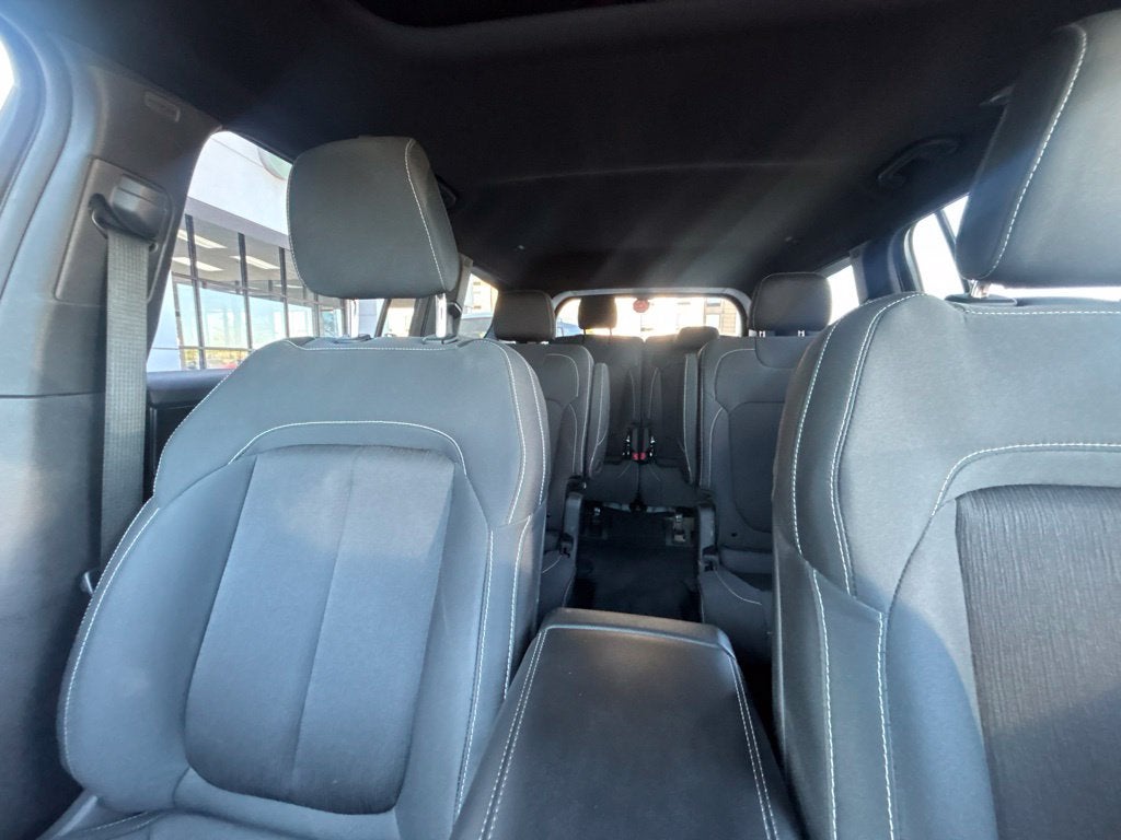 2025 Jeep Grand Cherokee L Laredo X 4x2