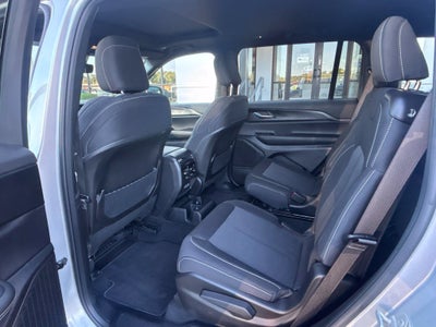 2025 Jeep Grand Cherokee L Laredo X 4x2
