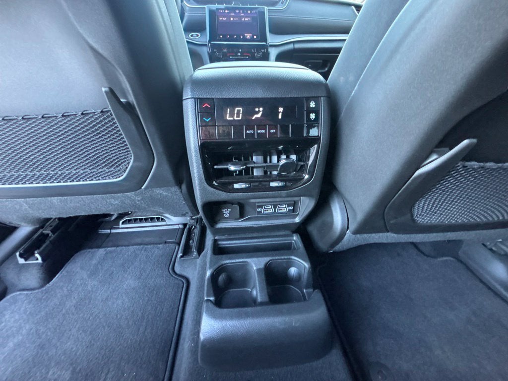 2025 Jeep Grand Cherokee L Laredo X 4x2