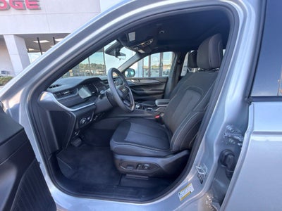 2025 Jeep Grand Cherokee L Laredo X 4x2