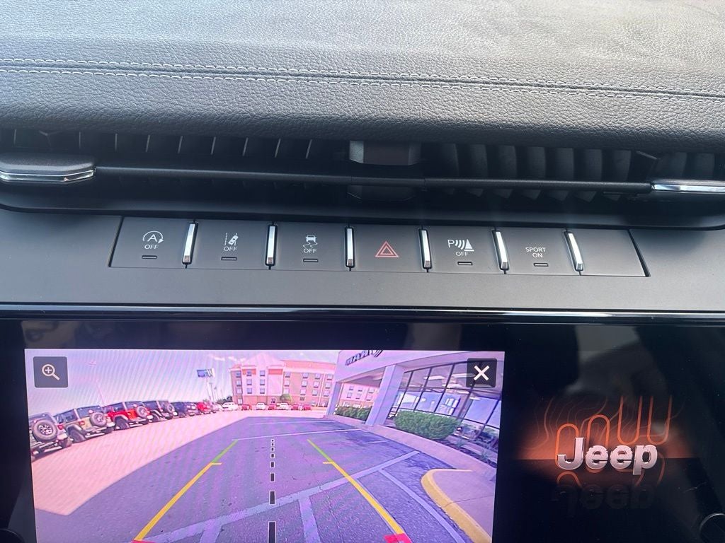 2026 Jeep Grand Cherokee GRAND CHEROKEE L LAREDO ALTITUDE 4X2