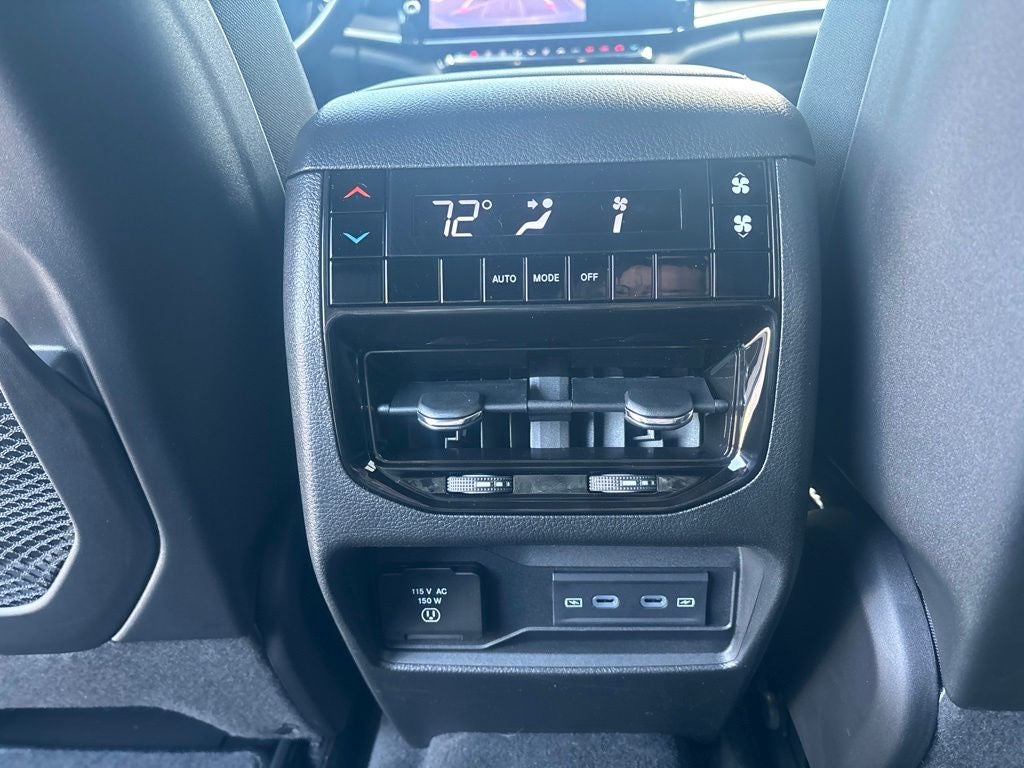 2026 Jeep Grand Cherokee GRAND CHEROKEE L LAREDO ALTITUDE 4X2