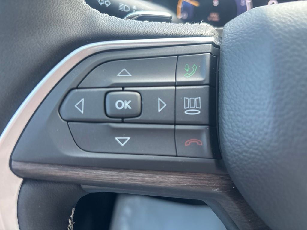 2026 Jeep Grand Cherokee GRAND CHEROKEE L LAREDO ALTITUDE 4X2