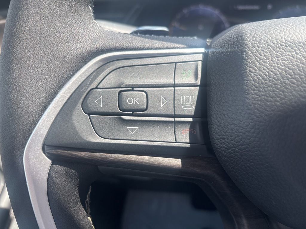 2026 Jeep Grand Cherokee GRAND CHEROKEE L LAREDO ALTITUDE 4X2