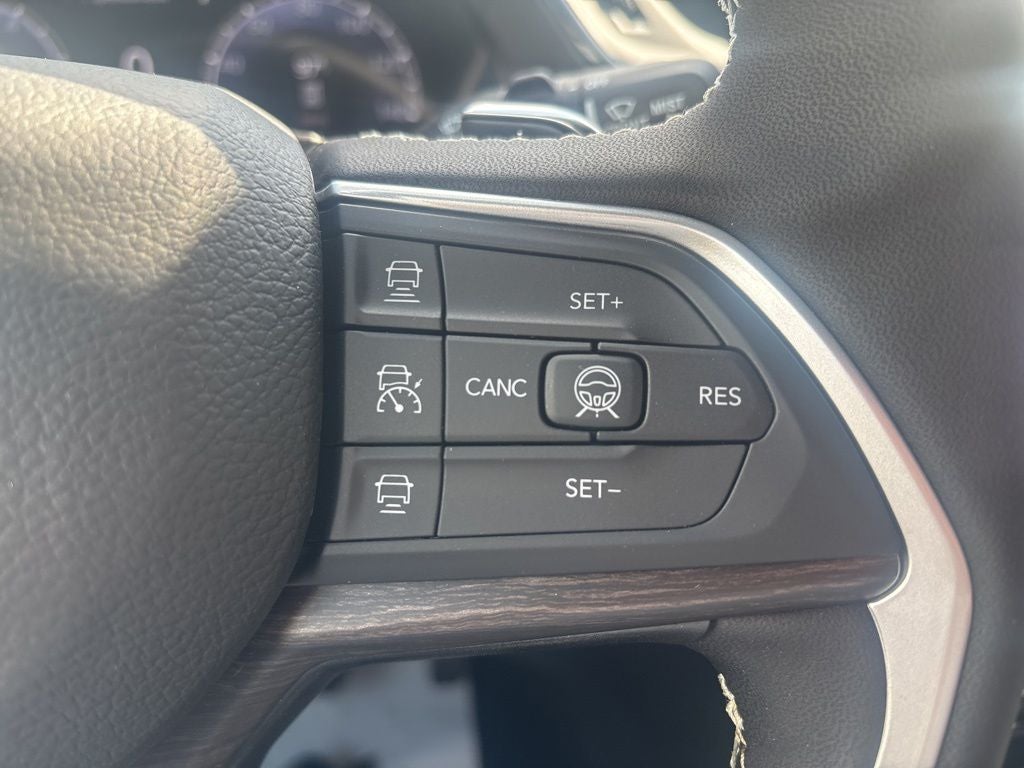 2026 Jeep Grand Cherokee GRAND CHEROKEE L LAREDO ALTITUDE 4X2