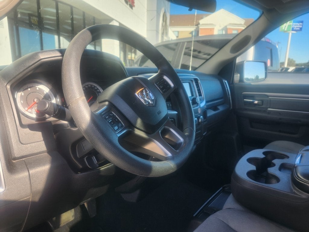 2022 RAM 1500 Classic SLT Crew Cab 4x2 5'7' Box