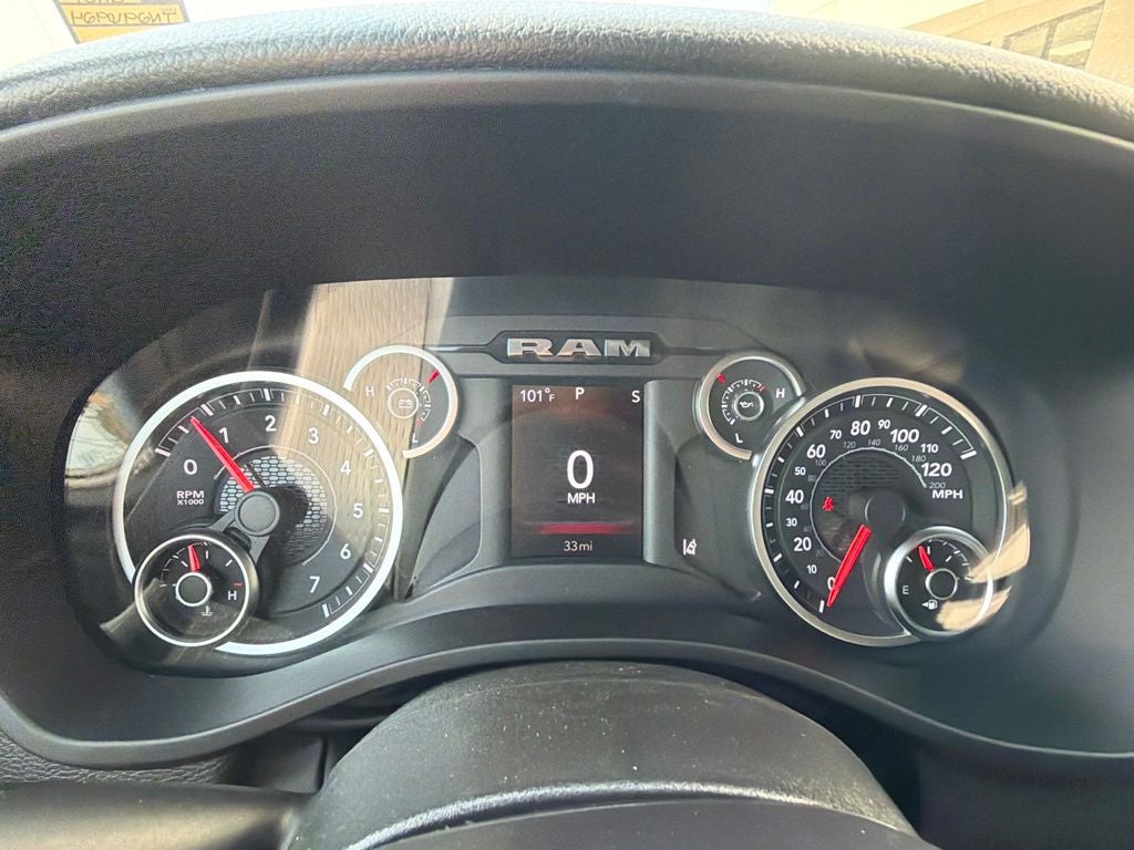 2026 RAM 1500 RAM 1500 EXPRESS QUAD CAB 4X2 6'4' BOX