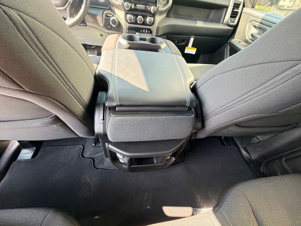 2026 RAM 1500 RAM 1500 EXPRESS QUAD CAB 4X2 6'4' BOX