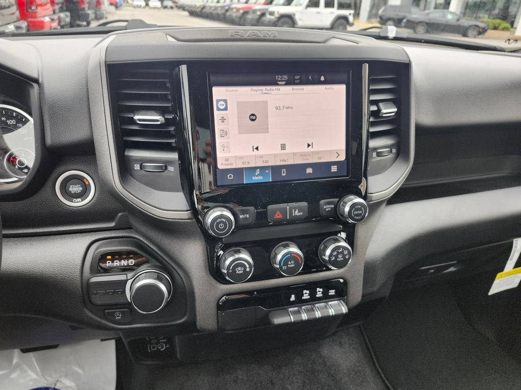 2026 RAM Ram 1500 RAM 1500 TRADESMAN CREW CAB 4X2 5'7' BOX