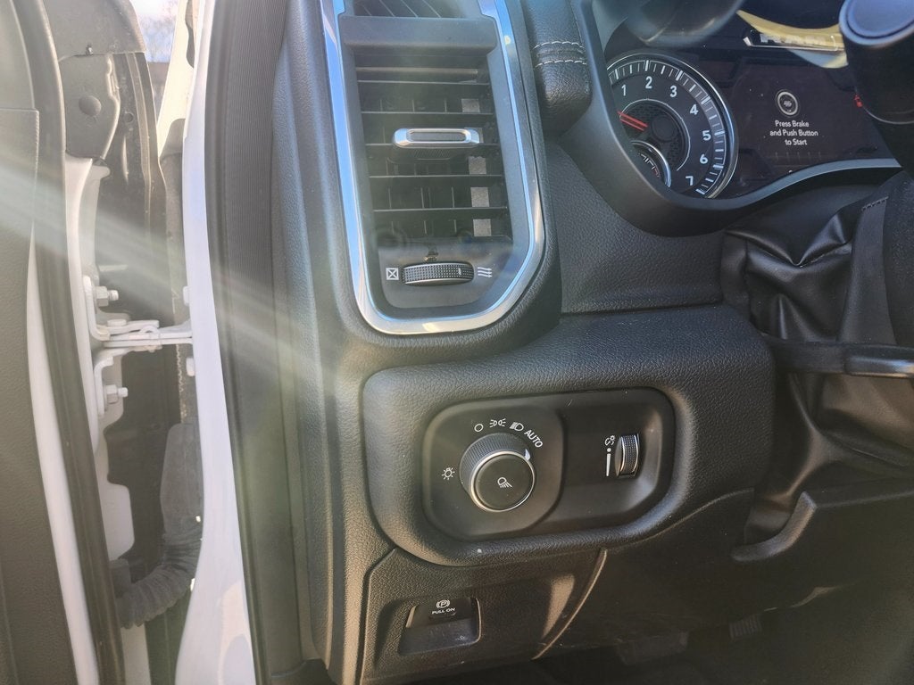 2024 RAM 1500 Laramie Crew Cab 4x2 5'7' Box