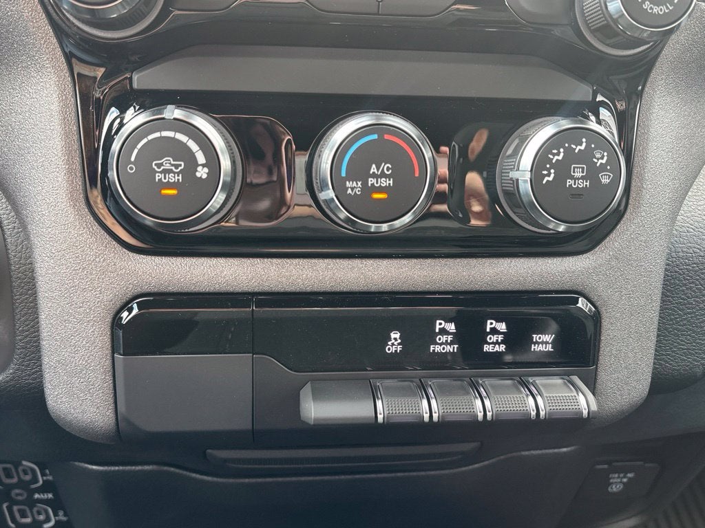 2027 RAM Ram 1500 RAM 1500 WARLOCK CREW CAB 4X4 5'7' BOX