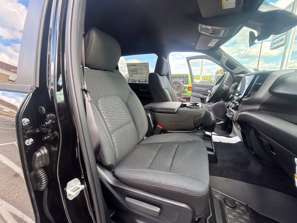2027 RAM Ram 1500 RAM 1500 WARLOCK CREW CAB 4X4 5'7' BOX