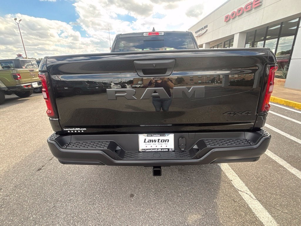 2027 RAM Ram 1500 RAM 1500 WARLOCK CREW CAB 4X4 5'7' BOX