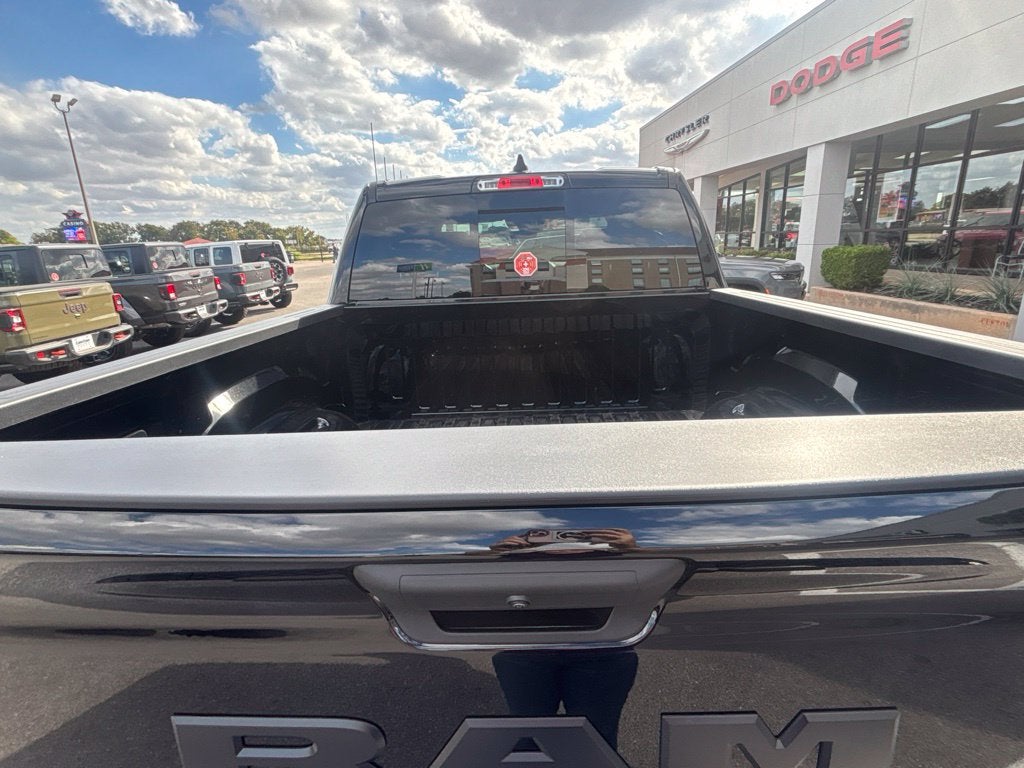 2027 RAM Ram 1500 RAM 1500 WARLOCK CREW CAB 4X4 5'7' BOX