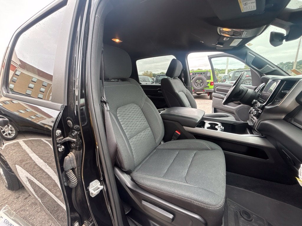 2025 RAM 1500 Big Horn Crew Cab 4x4 5'7' Box