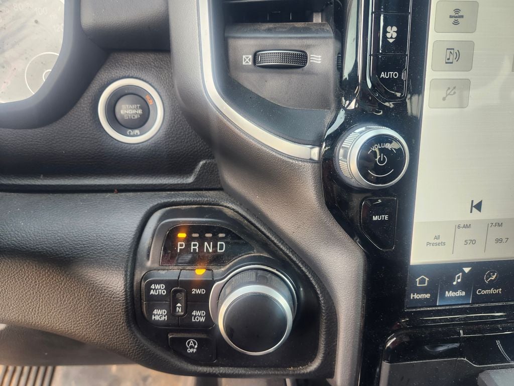 2024 RAM 1500 Big Horn Crew Cab 4x4 5'7' Box