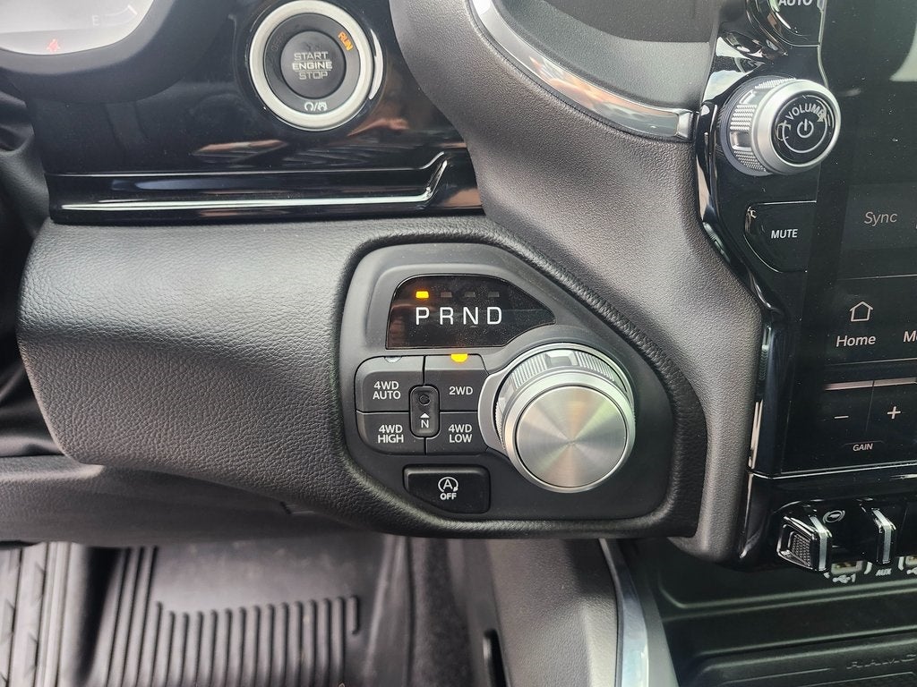 2025 RAM Ram 1500 RAM 1500 LARAMIE CREW CAB 4X4 5'7' BOX