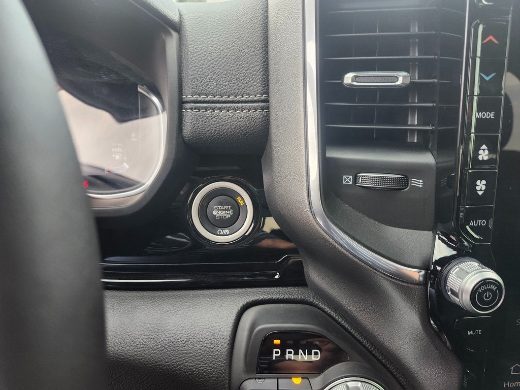 2025 RAM Ram 1500 RAM 1500 LARAMIE CREW CAB 4X4 5'7' BOX