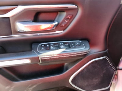 2022 RAM 1500 Laramie Crew Cab 4x4 5'7' Box